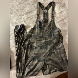 Cotton Camouflage Lightweight Jumpsuit. Size M.